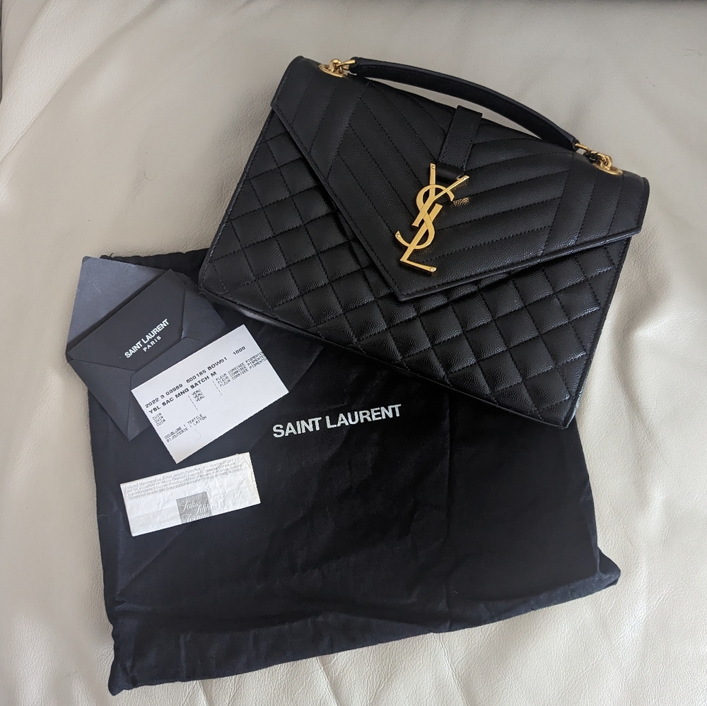 SAINT LAURENT 1️⃣9️⃣0️⃣0️⃣ Medium Envelope Bag